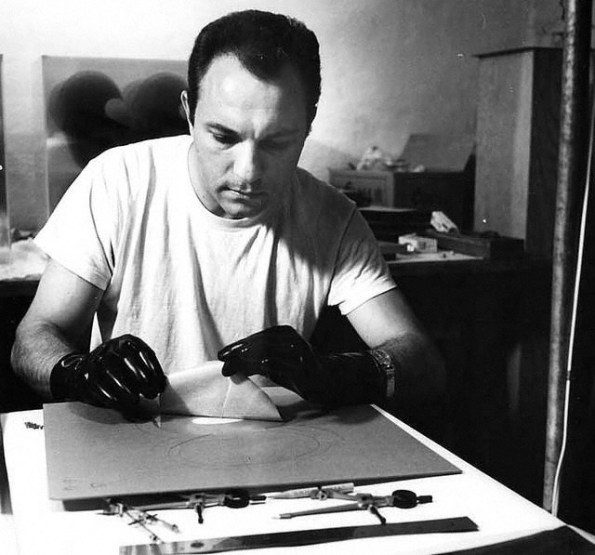 Norman Zammitt working in his studio in the Eagle Rock neighborhood of Los Angeles, 1965. Photo by Frank J. Thomas. Courtesy of the Frank J. Thomas Archives